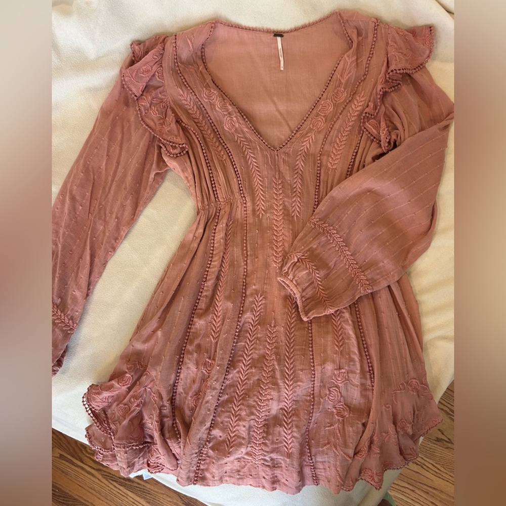 Free People Rose colored Dress with Bishop Sleeves and beautiful details